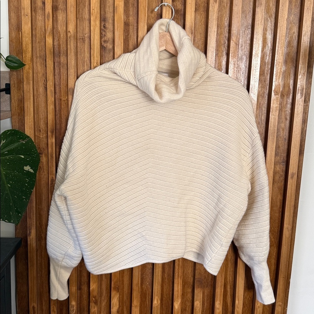 Nordstrom Signature 100% cashmere Cropped Mock Neck Sweater. Size M - Picture 2 of 11